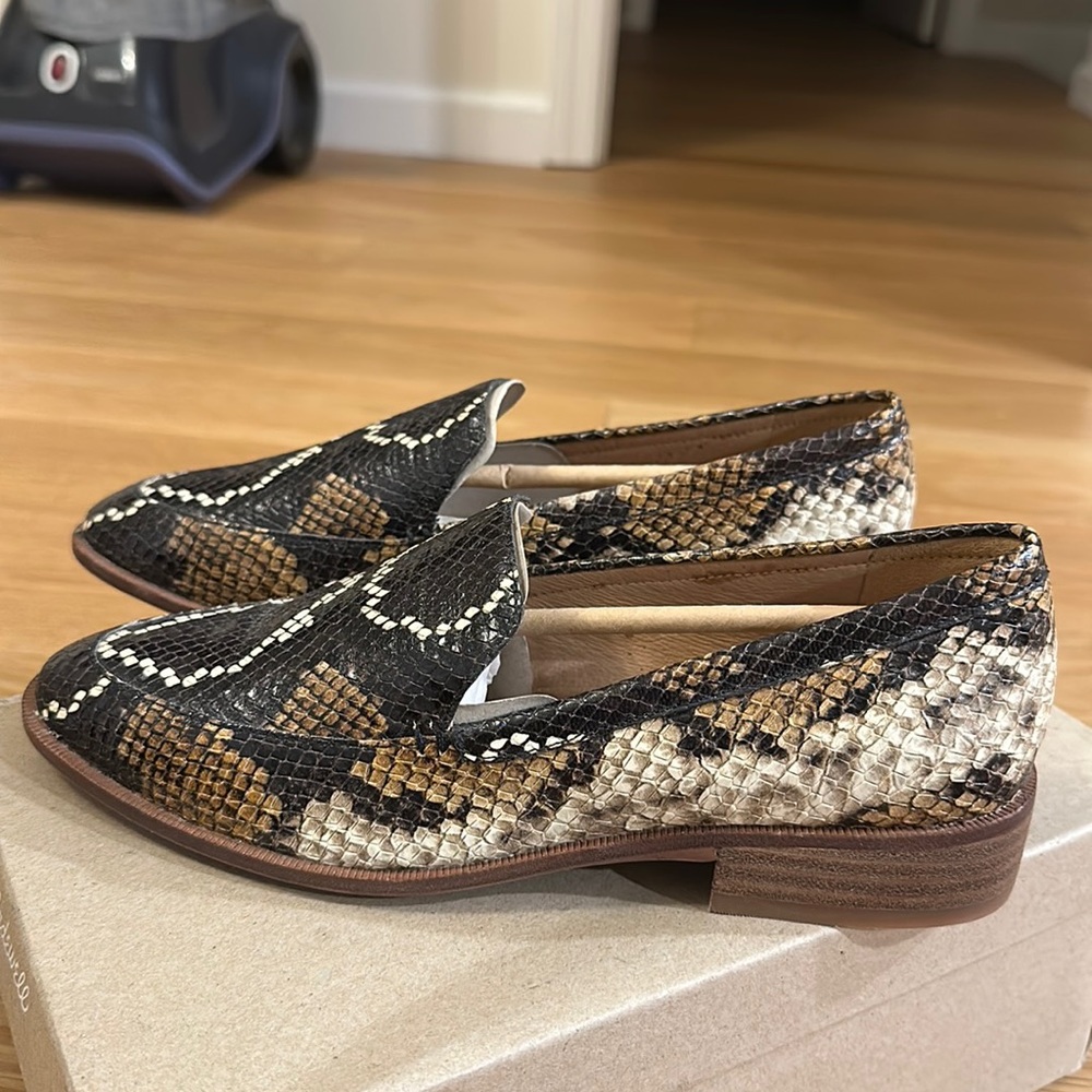 New Madewell Frances Snake Embossed Loafer. Sz 6.5